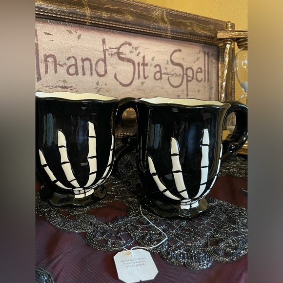 SPOOKY HOLLOW NWOT Halloween Skeleton Hand Set Of 2 Coffee/Tea Cups/Mugs - Picture 5 of 13